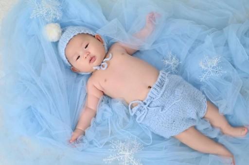 代怀包生男孩医院宝宝打嗝是什么原因 代怀包生男孩医院宝宝打嗝是什么原因